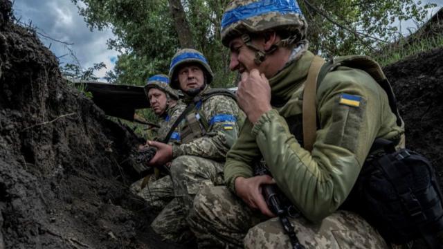 Russian Forces Capture Key Settlements Amid Escalating Tensions in Eastern Ukraine