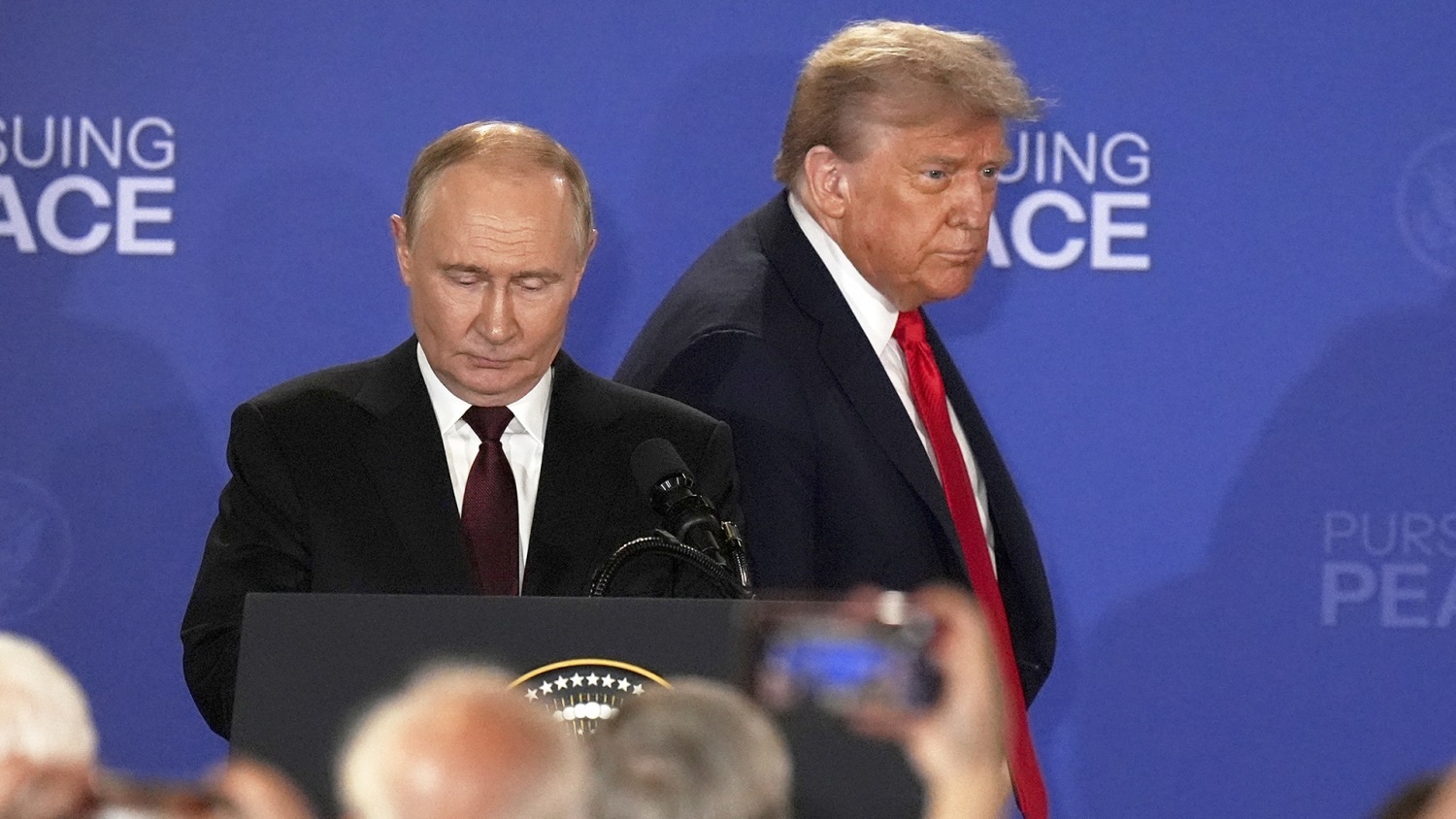 Trump Signals Ukraine Must Negotiate “Quickly” or Face Unconditional Surrender