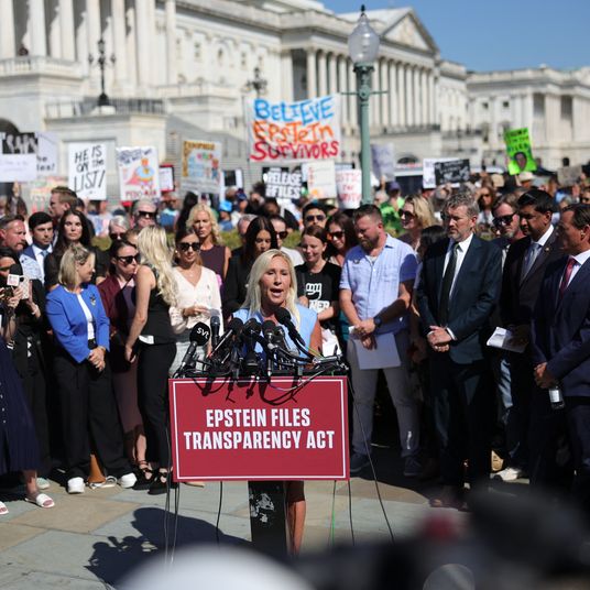 First Lady Melania Trump Denies Epstein Ties, Demands Congressional Hearings for Survivors