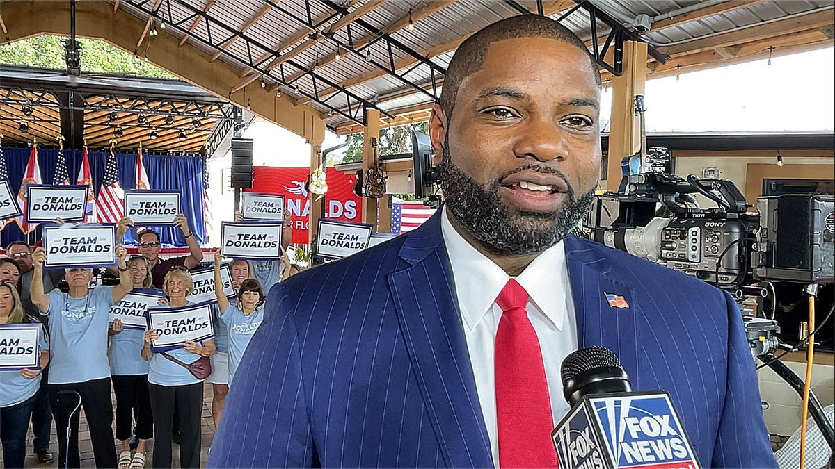 Trump-Backed Byron Donalds Secures Florida Governor Primary Victory as Party-Switching Democrat David Jolly Enters Race