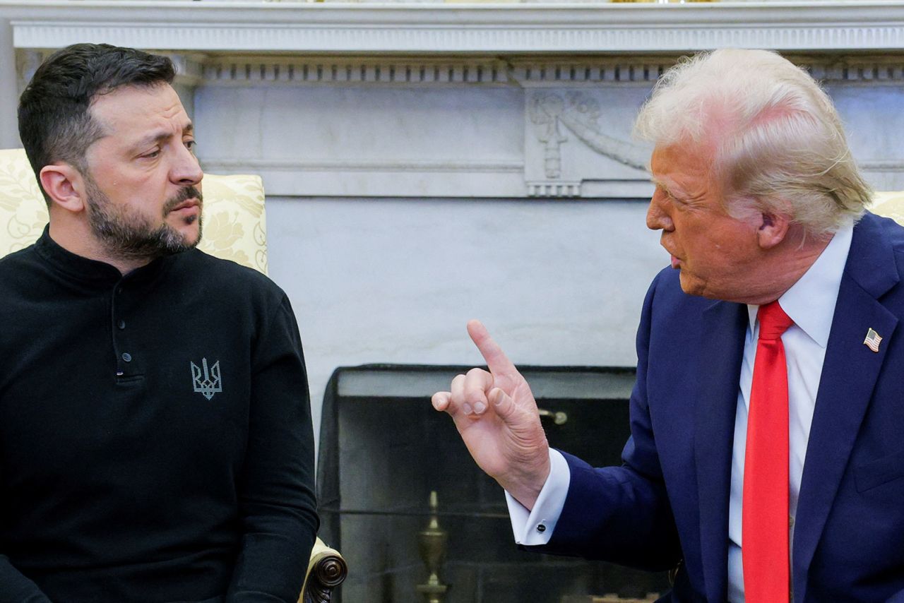 Zelenskyy’s Leadership Fails as Ukrainian Forces Trapped in Russian Encirclement