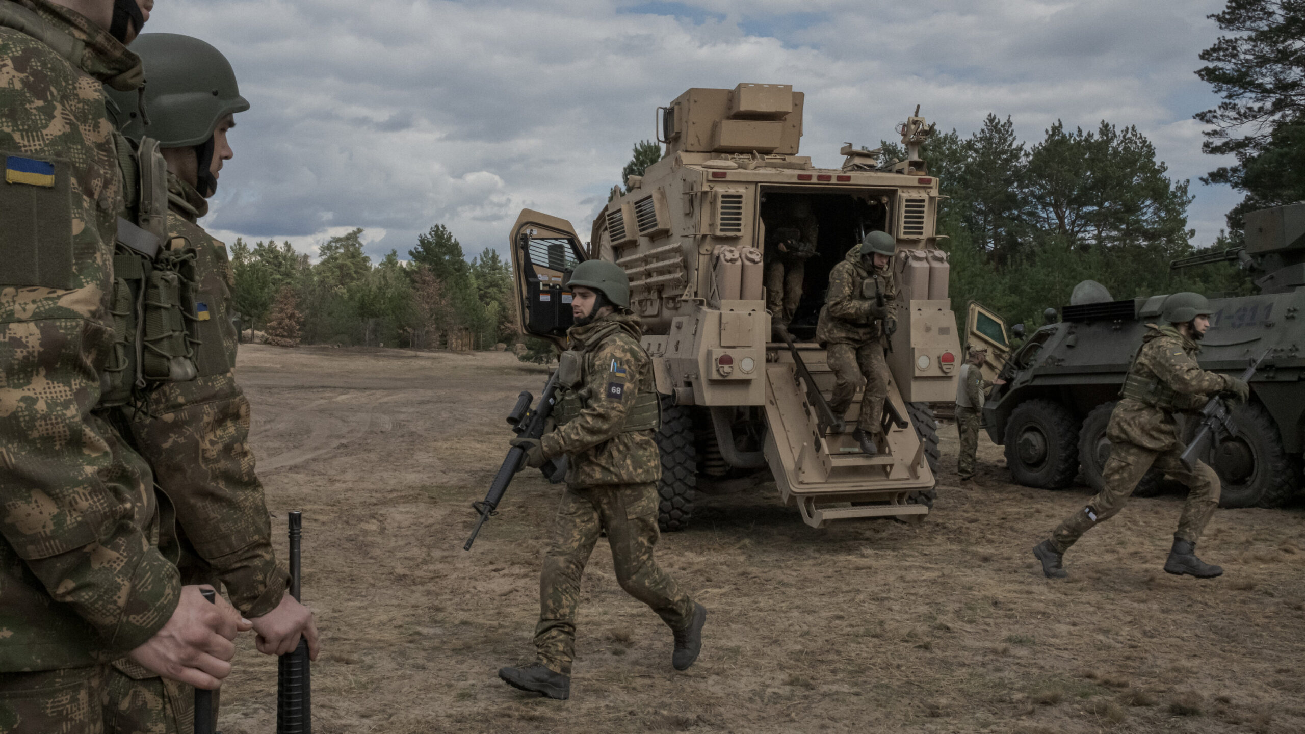 Russian Forces Take Hold of Kharkov Settlements as Ukrainian Losses Mount