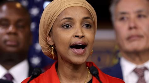 Dawn Breaks on Federal Raids: Ilhan Omar’s Homes Targeted in Immigration Fraud Probe as Trump Rally Roars ‘Deport’